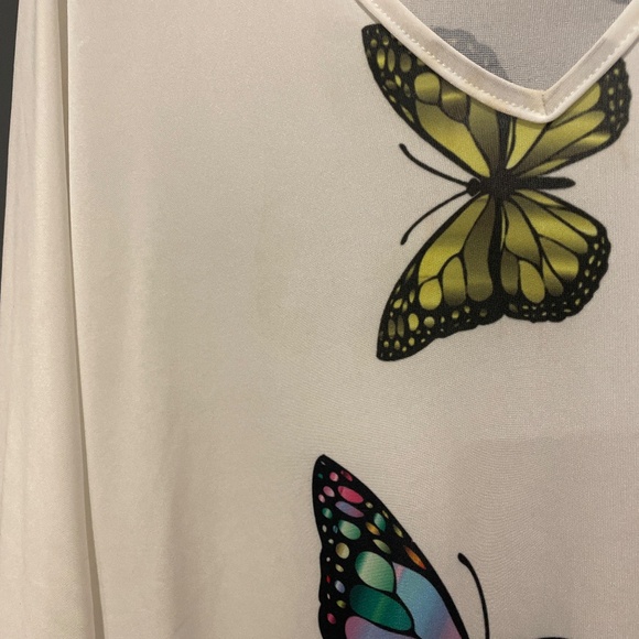 Flowy Butterfly Top - Picture 4 of 5
